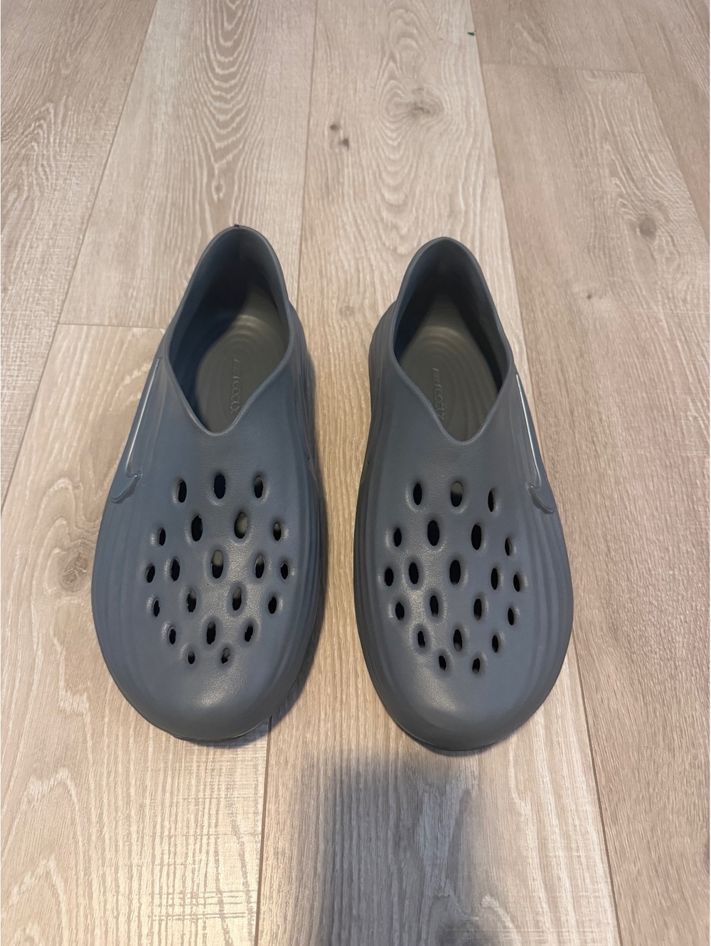 Nike React Foam Slip-On Shoes in Gray, Size MT4